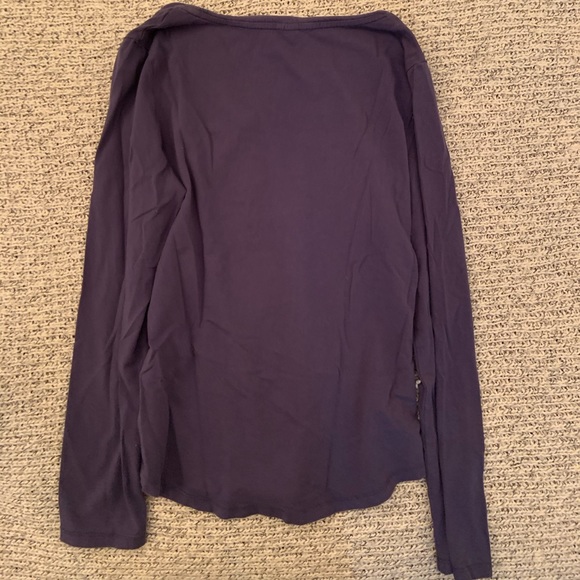 🔆Moving Sale 20% Off Calvin Klein Purple T Shirt - Picture 2 of 4